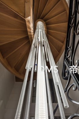 選擇樓梯吊燈，水晶管吊燈